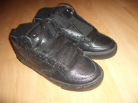 GLOBE -- new shoes sneakers size 8 femme / 7 US men