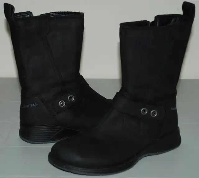 WOMEN - LEATHER BOOTS - SIZE 5 in Women's - Shoes in Brantford - Image 3