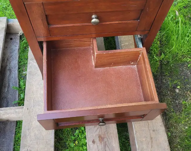 Cherry Display Cabinet w/ Drawers in Hutches & Display Cabinets in Winnipeg - Image 9