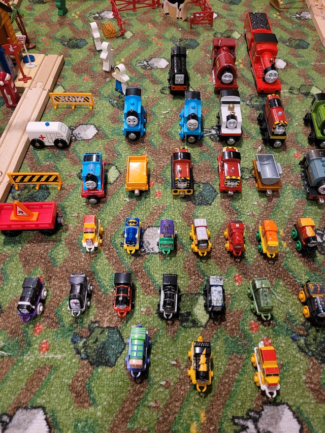 Thomas The Train - Tracks - Trains - Accessories in Toys & Games in Oakville / Halton Region - Image 3