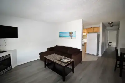 Condo for rent, 2 Bedroom, ground floor,  A/C, All 8 appliances