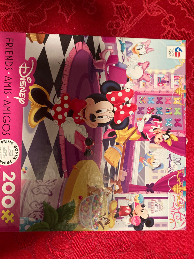 Disney Friends 200 piece puzzle  in Toys & Games in Cambridge