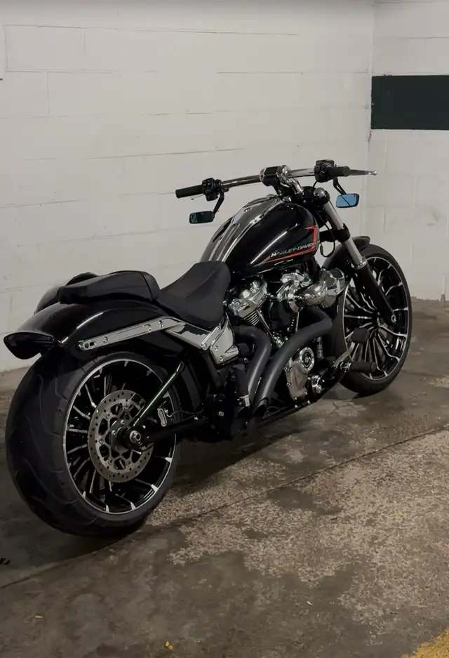 2024 Harley Davidson Breakout in Street, Cruisers & Choppers in Markham / York Region - Image 2