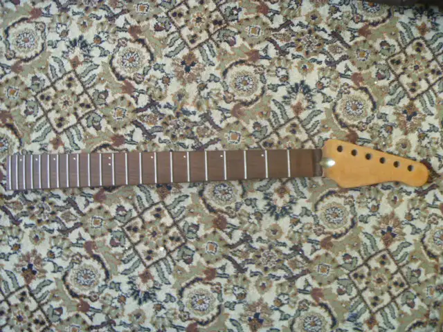 Manches Guitare Guitar necks Fender Kramer Ibanez in Guitars in Thetford Mines - Image 8