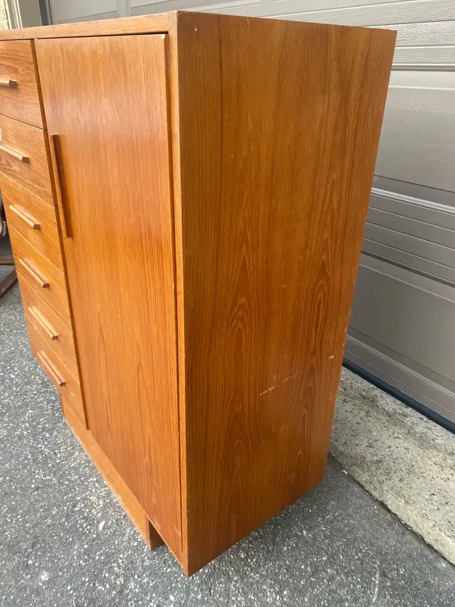 MCM Teak Tallboy Cabinet in Dressers & Wardrobes in City of Toronto - Image 5