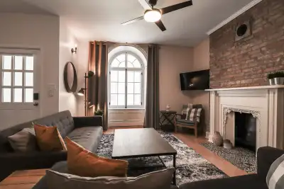 Séjour clé en main tout inclus – Condo meublé – 2 mois et + Magnifique condo lumineux à louer, situé...