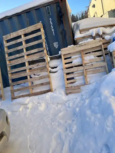 I am offering free pallet wood, perfect for your DIY projects or firewood needs. These pallets are i...