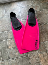Fins Poolfins Black Pink FLASH size 4-6 