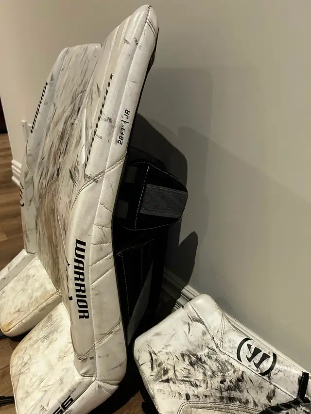 Junior goalie equipment in Hockey in Mississauga / Peel Region - Image 3