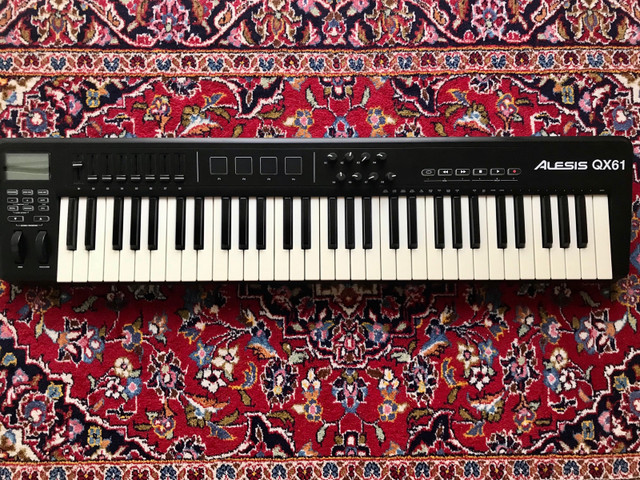 Alesis QX61 MIDI Controller Keyboard  in Pianos & Keyboards in Markham / York Region