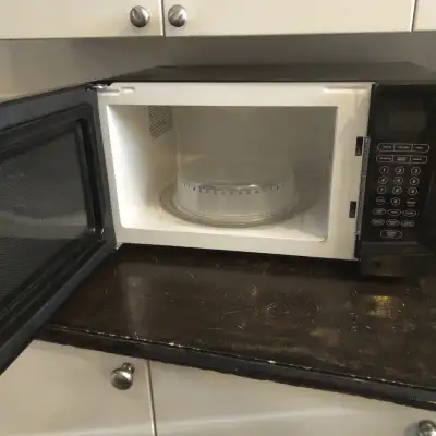 Room for rent TV in room Keyed locking door Parking Good day I am seeking a roommate for my house. I...