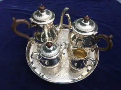 service café /thé avec sucrier et crèmier / 5 pièces Rose Marie 1847 Rogers Bros E.P. on Copper cata...