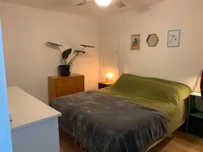 Cession de bail – 4 1/2 à St-Sauveur 4 1/2 situé dans le quartier St-Sauveur, disponible en cession...