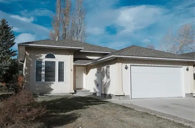 3 Bed House w/ Double Garage