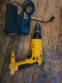 Hammer drill 18v dewalt 