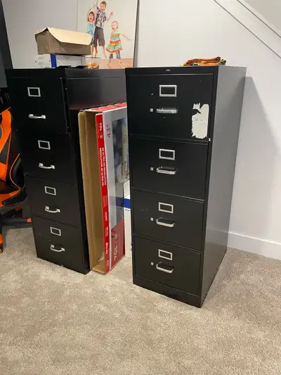 These black 4-drawer filing cabinets are easy to pick up as they are can be walked straight onto a t...