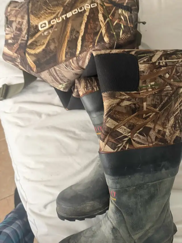 Outbound chest waders. in Fishing, Camping & Outdoors in Calgary - Image 4