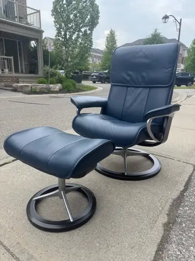 Ekornes Stressless Admiral Leather Recliner and Ottoman, View more