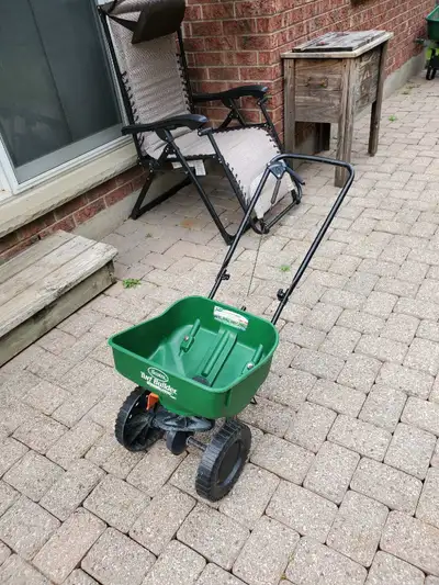 Scotts fertilizer spreader mini for sale in good condition. Selling for $20 located in Guelph east e...