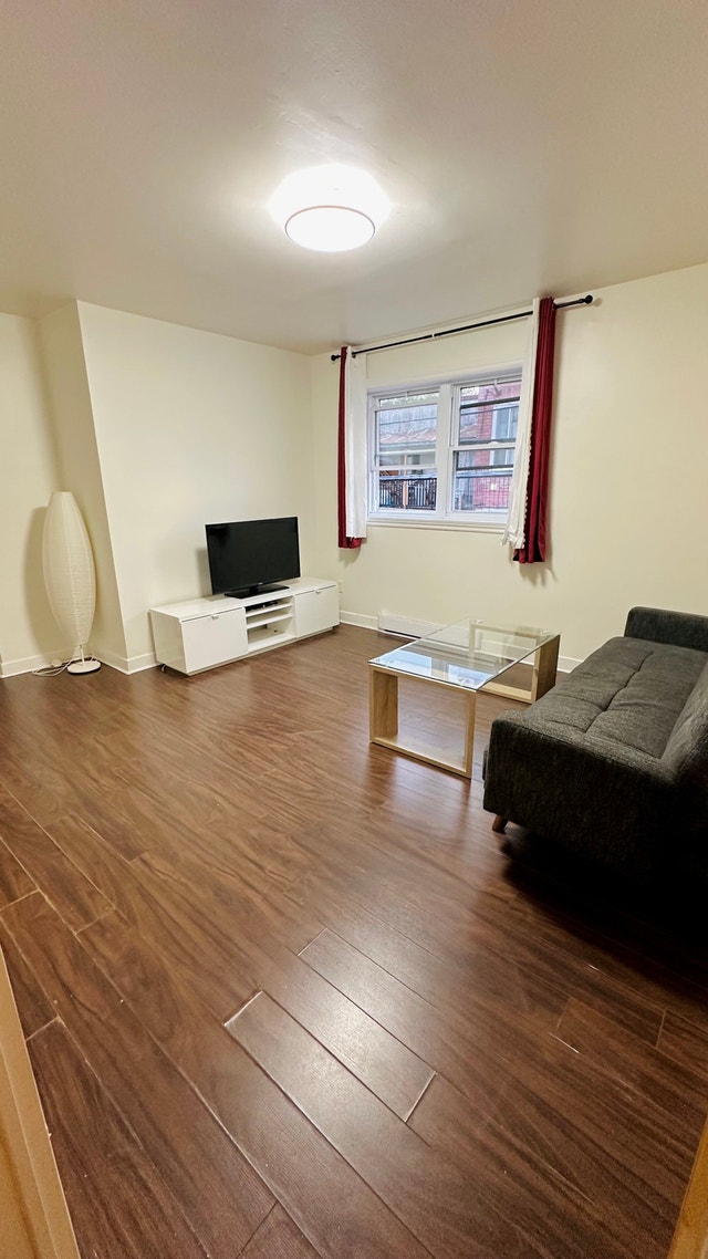 3/12 for rent — photo 1