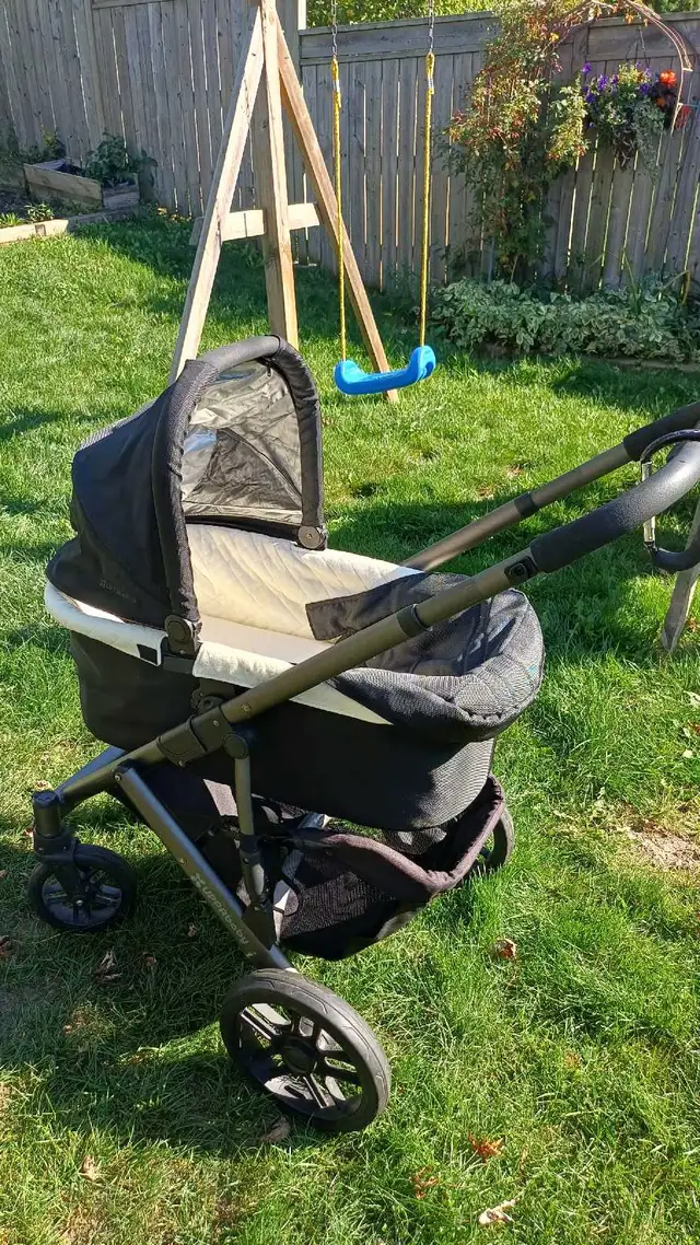 Uppa Vista Stroller with accessories in Strollers, Carriers & Car Seats in City of Toronto - Image 5