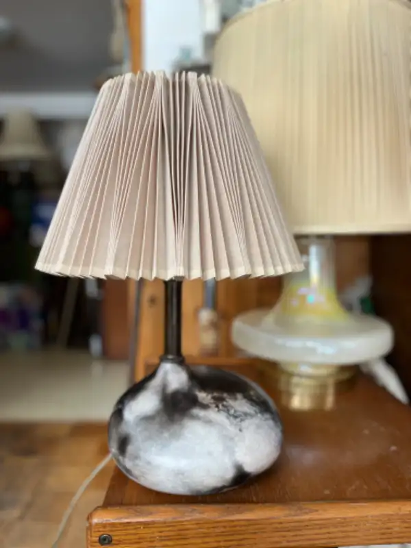 Vintage Asymmetrical Table Lamp Danish in style in Indoor Lighting & Fans in City of Montréal - Image 7