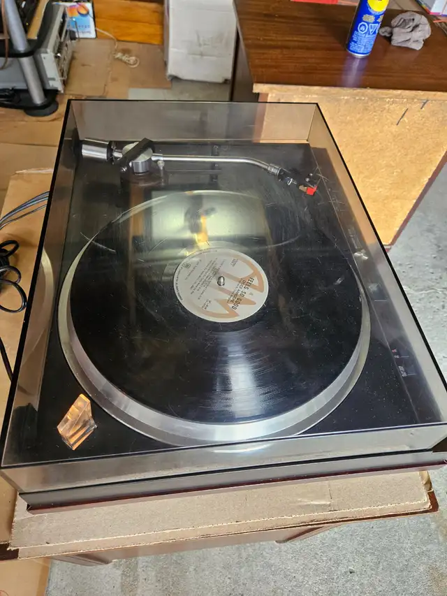 Mitsubishi Turntable DP-EC20 direct drive Turntable // weight ov in Stereo Systems & Home Theatre in Ottawa - Image 3