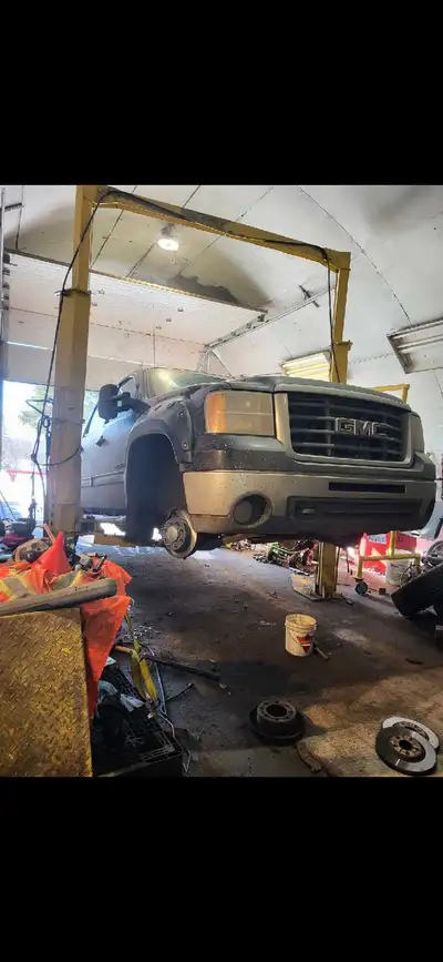 Flat tire repair mobile service or mechanics For vehicles we come to you anywhere out town in town W...