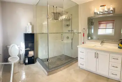 This master bedroom is available for a grad student/ working professional. 1 year lease only. Still...