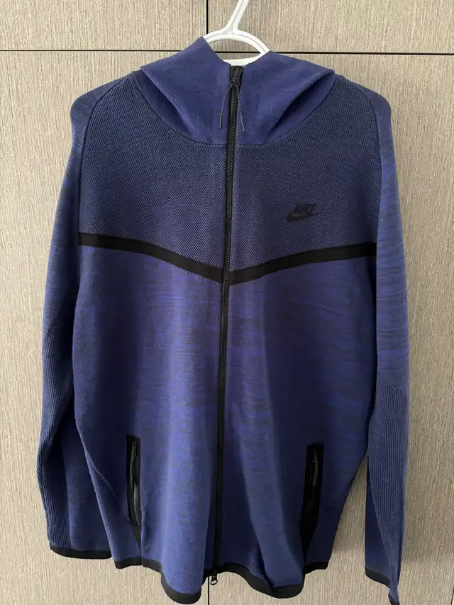 BNWT Nike Tech Knit Windrunner Hoodie Blue sz XL  in Men's in Markham / York Region - Image 3