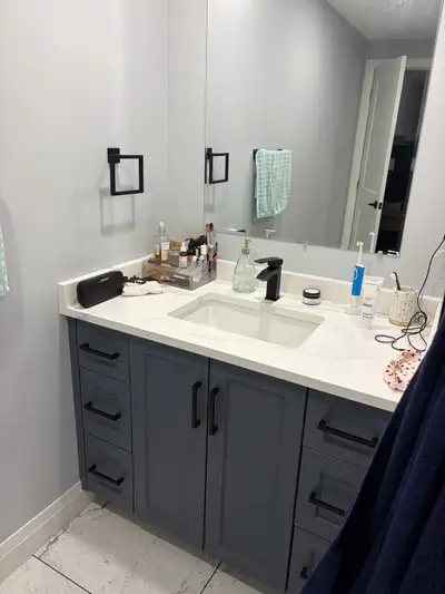 Room for rent Includes ensuite private bathroom Family home Female only Student accepted Internet in...
