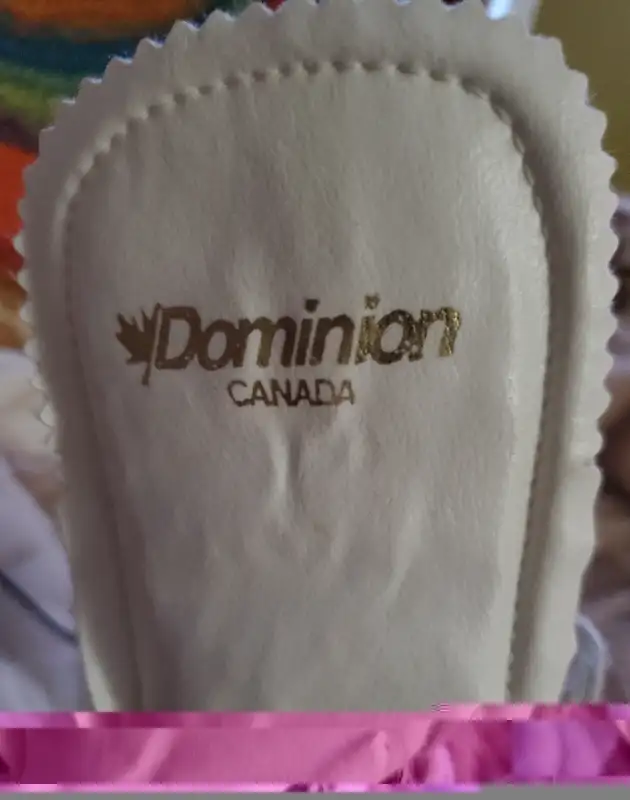 Dominion Figure Skates Ladies Size 5 # yes it is available# in Skates & Blades in Oakville / Halton Region - Image 8