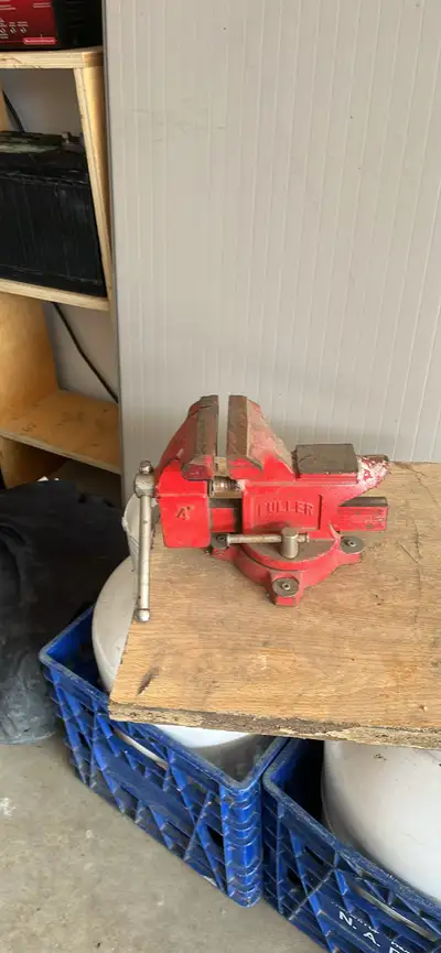 Small vice. Pick up in Fort Saskatchewan.
