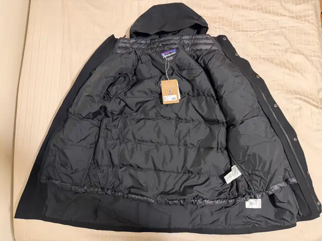 BRAND NEW Men's Patagonia Tres 3-in-1 Parka in Black (Size S) in Men's in City of Toronto - Image 3