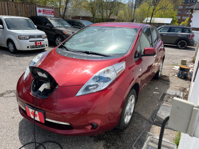 2012 Nissan Leaf SV Plug-in w/Safety 