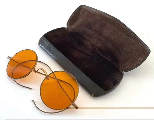 Antiquité 1920 Collection Lunettes teintées WILLSON USA in Arts & Collectibles in Lévis - Image 3