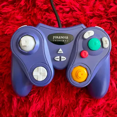 English: - Tested and works in-game - A/B/X/Y, Start, D-pad, L/R, and Z all working - Main stick wor...