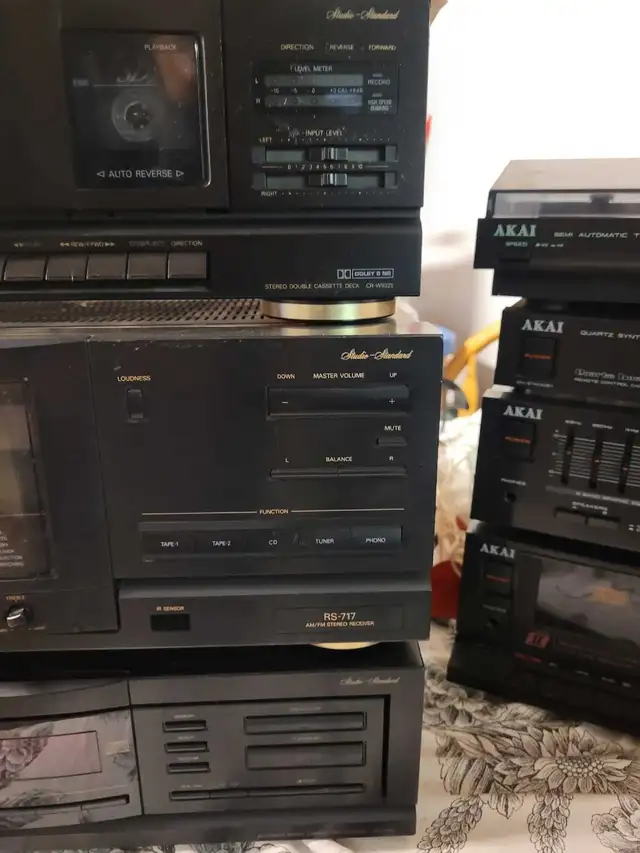 AKAI STEREO. FISCHER STEREO. RECEIVER. TURNTABLE. CASSETTE DECK. in Stereo Systems & Home Theatre in City of Toronto - Image 7