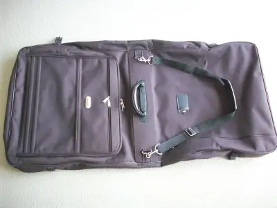 valise pour robe/ habit de voyage  Skyuary comme neuve, View more