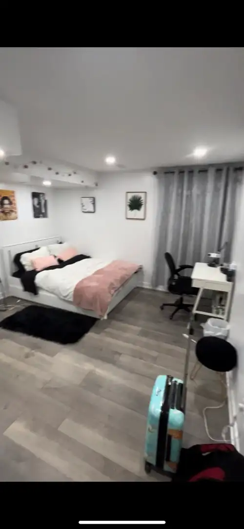 Room for rent walking distance York university Shared Kitchen and bathroom Girls only house Call or...