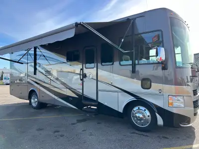 Tiffin Allegro 32CA V10 Ford. 362 HP, 457Ft/Lb Torque. Only 53,000 kms. Heavy duty chassis, Aluminum...