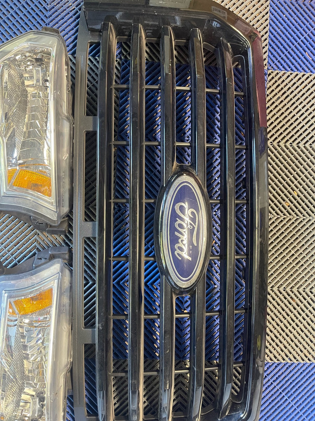 Ford F-150 2016 XLT OEM lights and grille in Cars & Trucks in Oakville / Halton Region - Image 2
