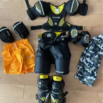 Hockey Equipment - Size Youth Small, View more