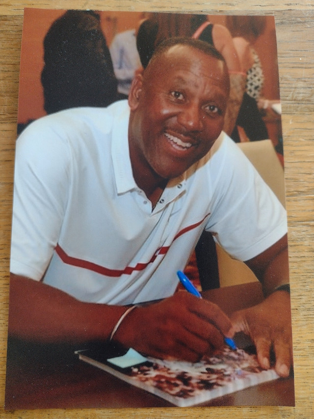 Joe Carter Autographed Photo 1993 World Series Home Run in Arts & Collectibles in Victoria - Image 2