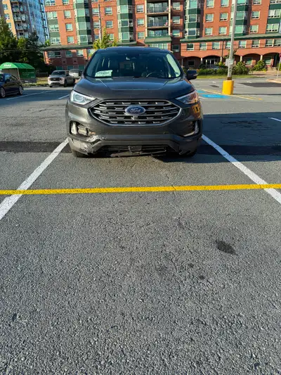 Selling my 2021 Ford Edge Titanium AWD with 198000 kms This is the highest most sought after trim le...