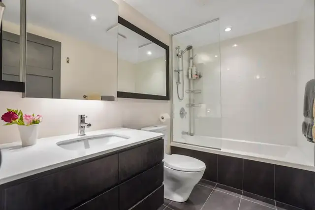 3 1/2 REM Île des Sœurs in Long Term Rentals in City of Montréal - Image 16