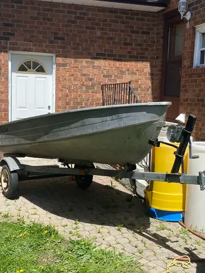 6 hp suzuki motor Galvinized yacht club trailer New tires, bearing buddies, winch belt, wiring and l...