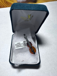 Bijou broche violon en ambre et argent stern