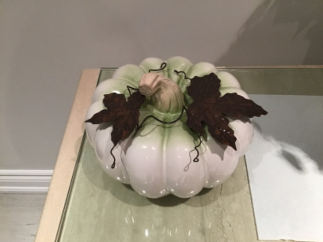 Ceramic Pumpkin in Home Décor & Accents in Markham / York Region - Image 3