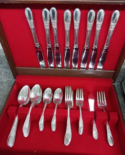 Coutellerie P.Argent  pour 8 Pers..54 Morceaux dans un coffret, View more